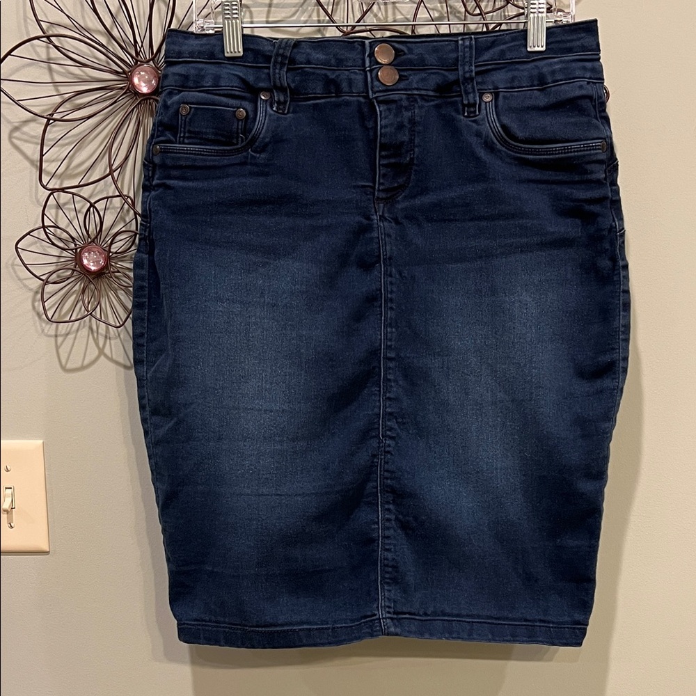 Classic Dark Blue Pencil Skirt